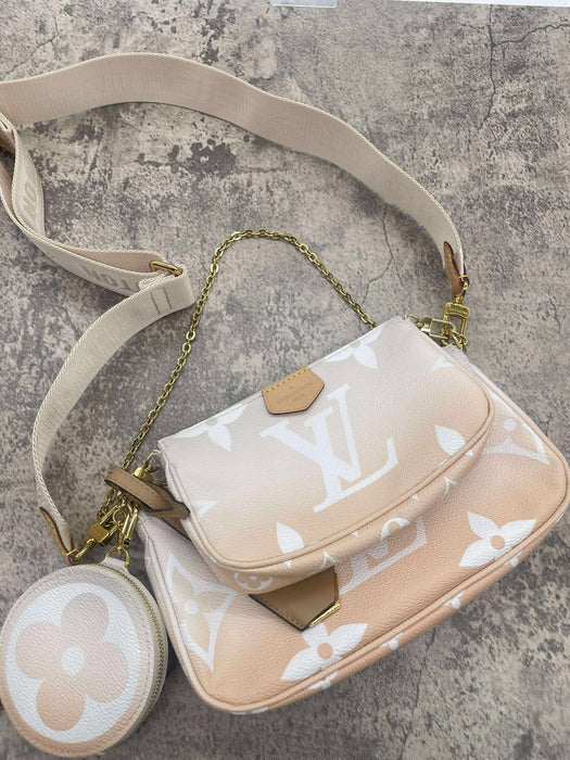 LOUIS VUITTON Multi Pochette Gradient Pink Giant Monogram Bag. RANK A