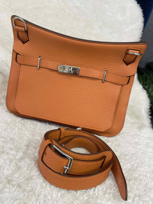HERMES Jypsiere Orange Taurillon 28 Shoulder Bag. RANK AB+