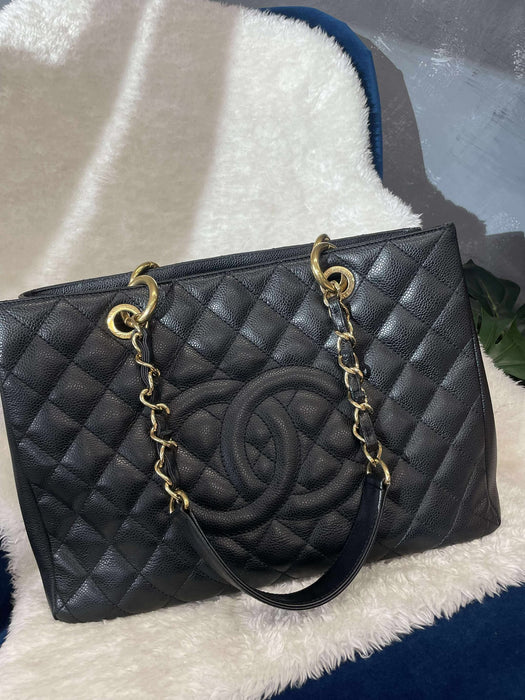 CHANEL GST Caviar Black Shoulder Bag AB+