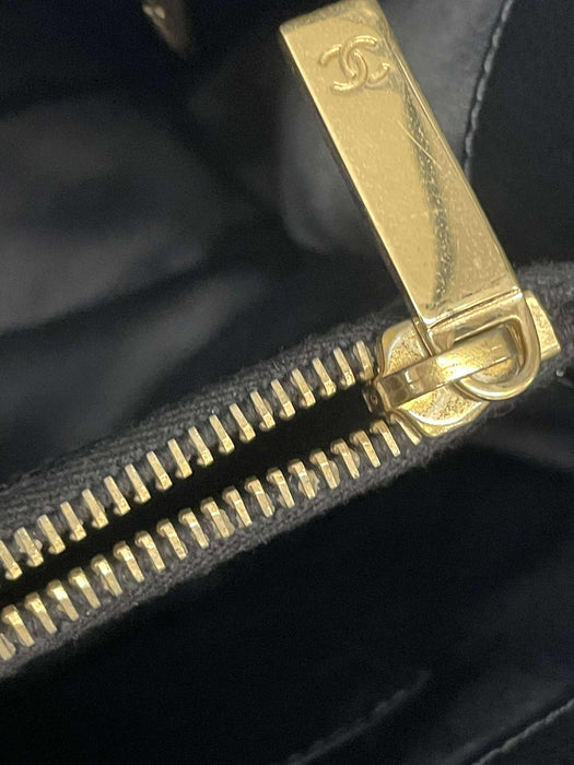 CHANEL GST Caviar Black Shoulder Bag　AB＋