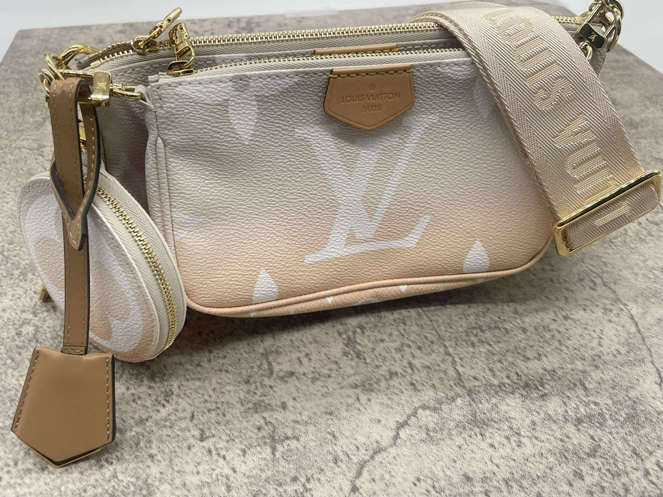 LOUIS VUITTON Multi Pochette Gradient Pink Giant Monogram Bag. RANK A
