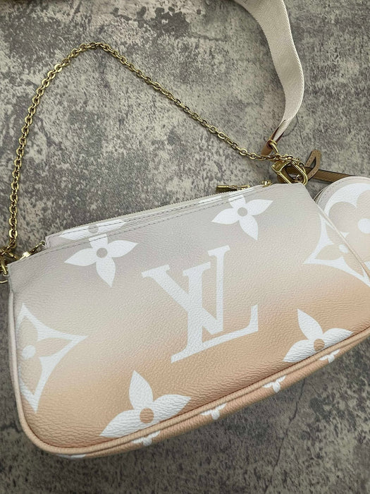 LOUIS VUITTON Multi Pochette Gradient Pink Giant Monogram Bag. RANK A
