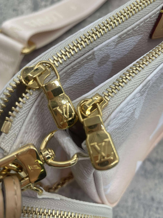 LOUIS VUITTON Multi Pochette Gradient Pink Giant Monogram Bag. RANK A