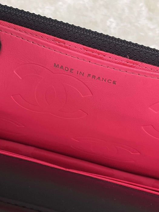 CHANEL Cambon Line Black Wallet on Chain　RANK A