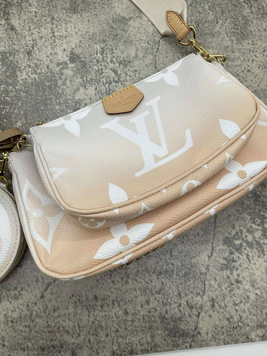 LOUIS VUITTON Multi Pochette Gradient Pink Giant Monogram Bag. RANK A