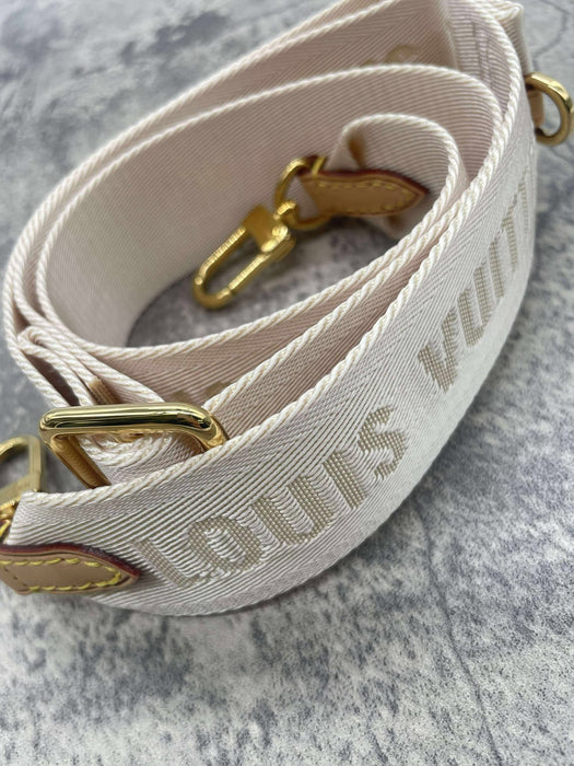 LOUIS VUITTON Multi Pochette Gradient Pink Giant Monogram Bag. RANK A