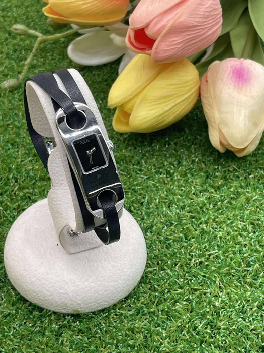GUCCI Time Pieces 6100L Leather Watch