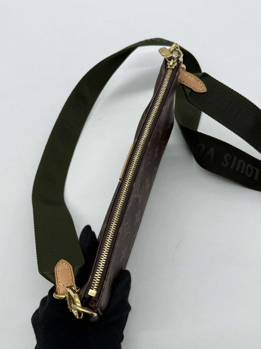 LOUIS VUITTON Multi Pochette Monogram Crossbody Bag. RANK A