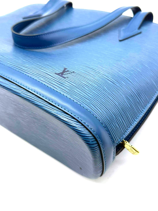 LOUIS VUITTON (ルイヴィトン) ショルダーバッグ エピ ルサック ブルー（ランクAB+）
