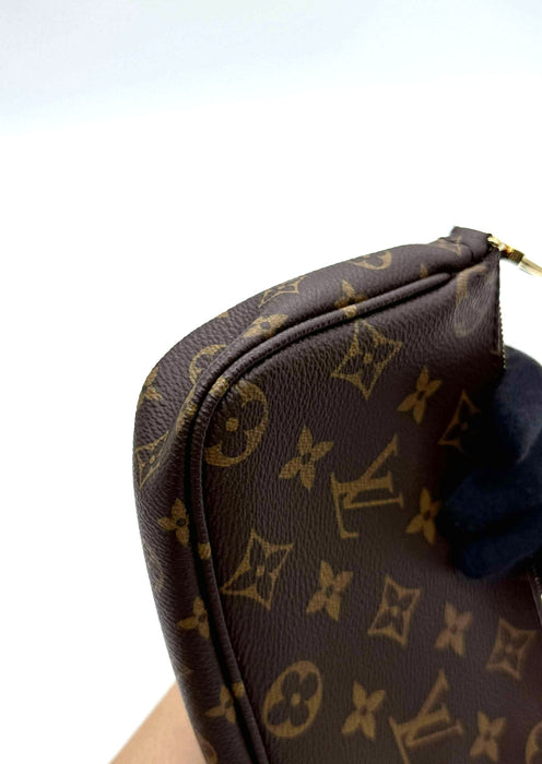 LOUIS VUITTON Multi Pochette Monogram Crossbody Bag. RANK A