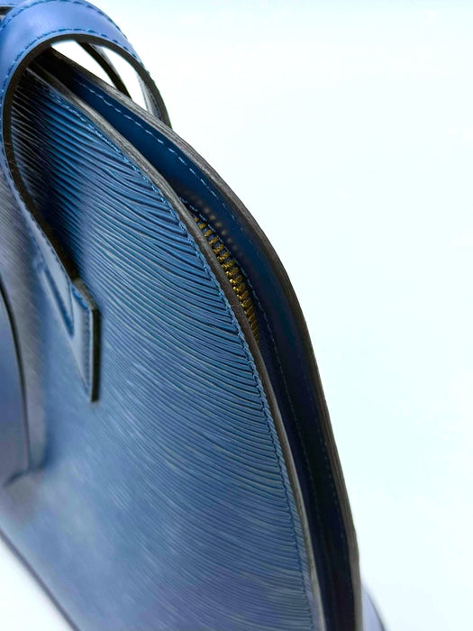 LOUIS VUITTON (ルイヴィトン) ショルダーバッグ エピ ルサック ブルー（ランクAB+）