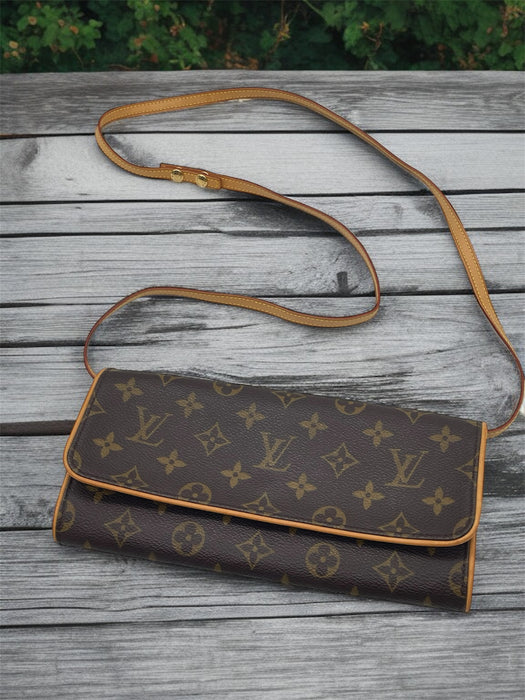 LOUIS VUITTON Pochette Twin GM Monogram Slingbag