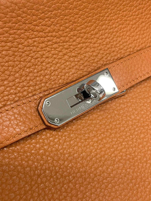 HERMES Jypsiere Orange Taurillon 28 Shoulder Bag. RANK AB+